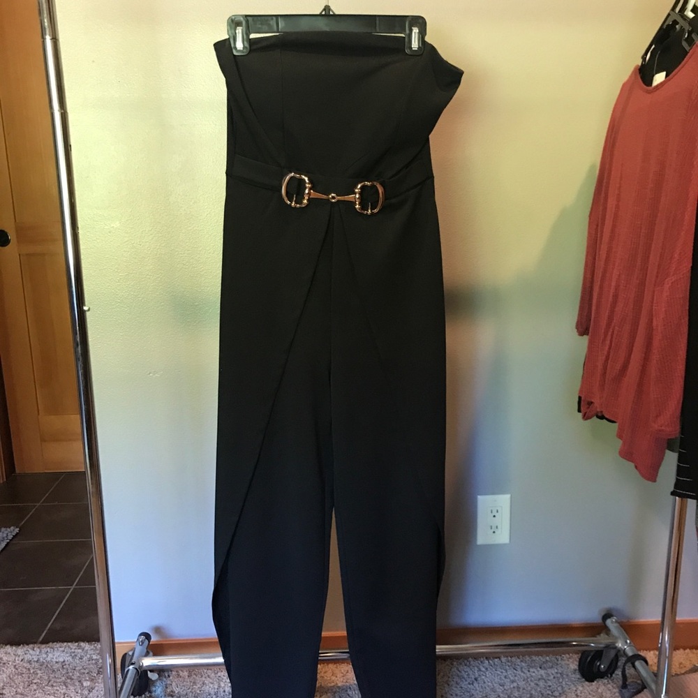 Sleeveless black pantsuit